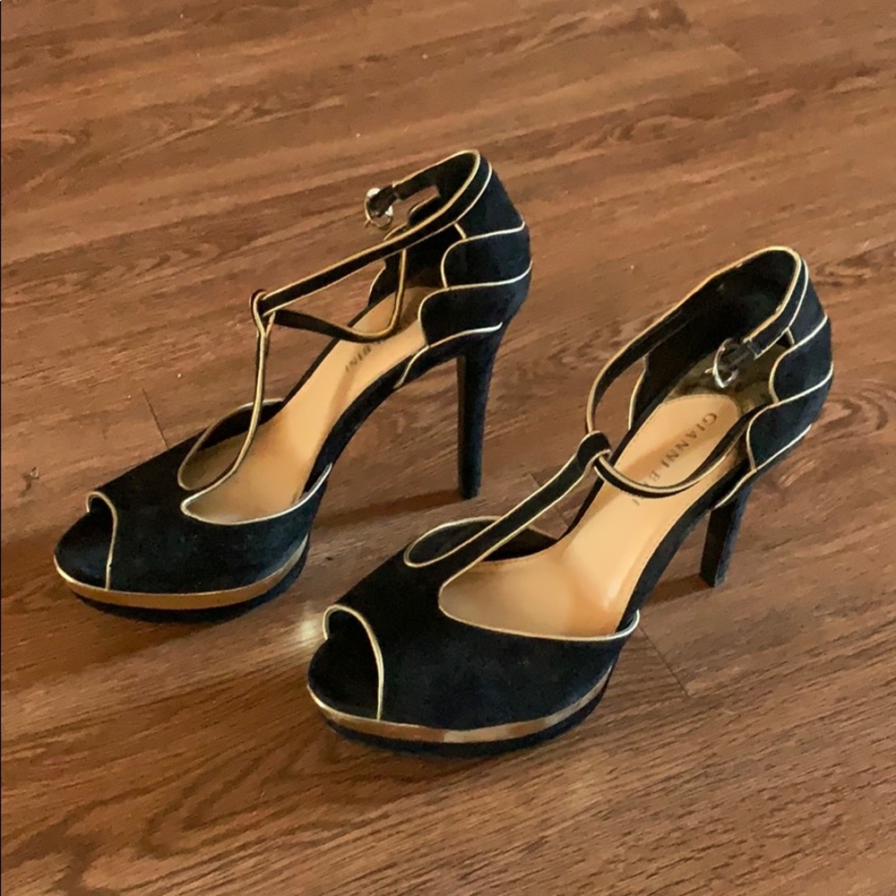 Gianni Bini black and gold heels - Picture 2 of 3